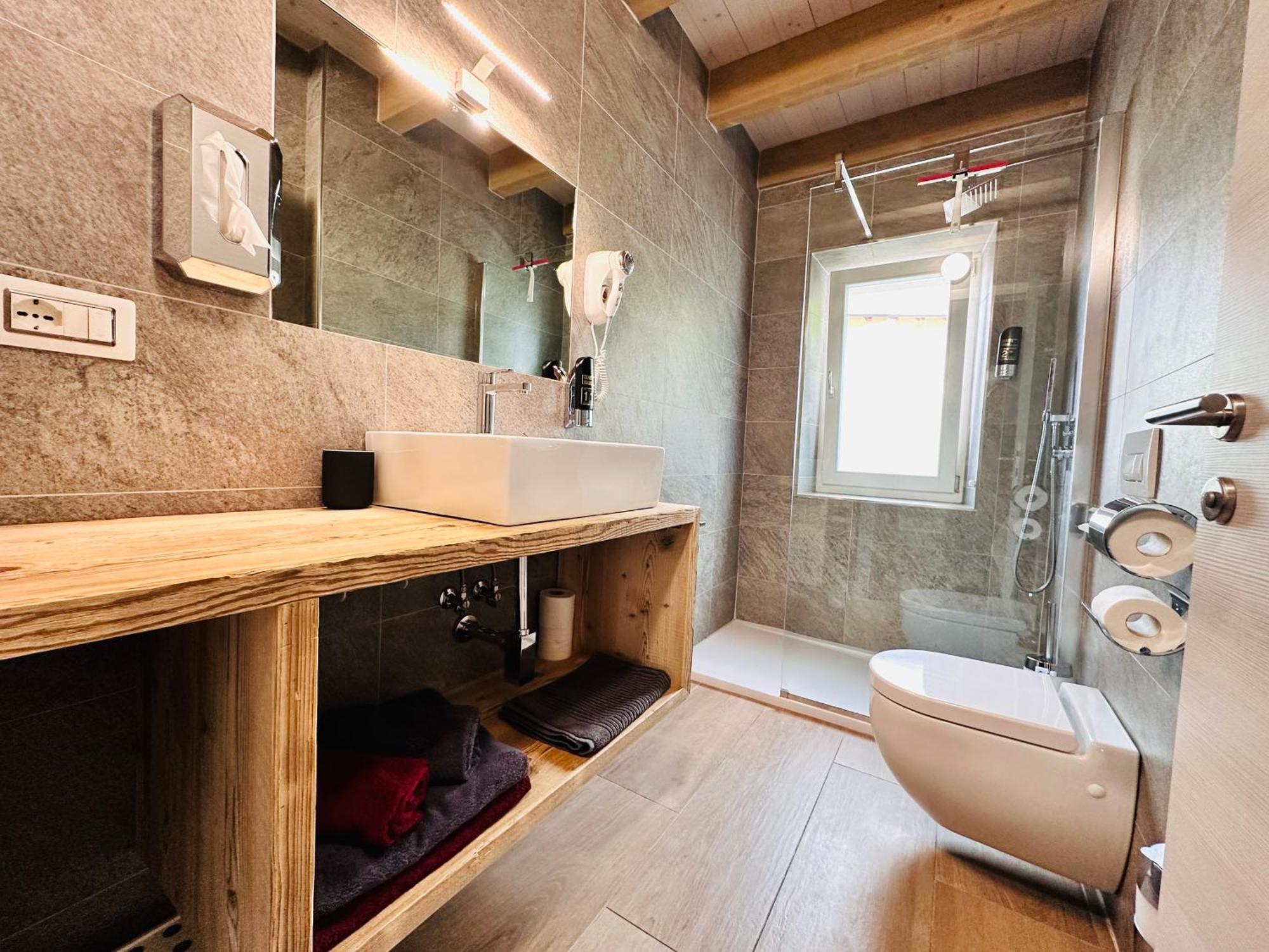 Casa Tosca - Holiday Home Torbole Sul Garda Buitenkant foto